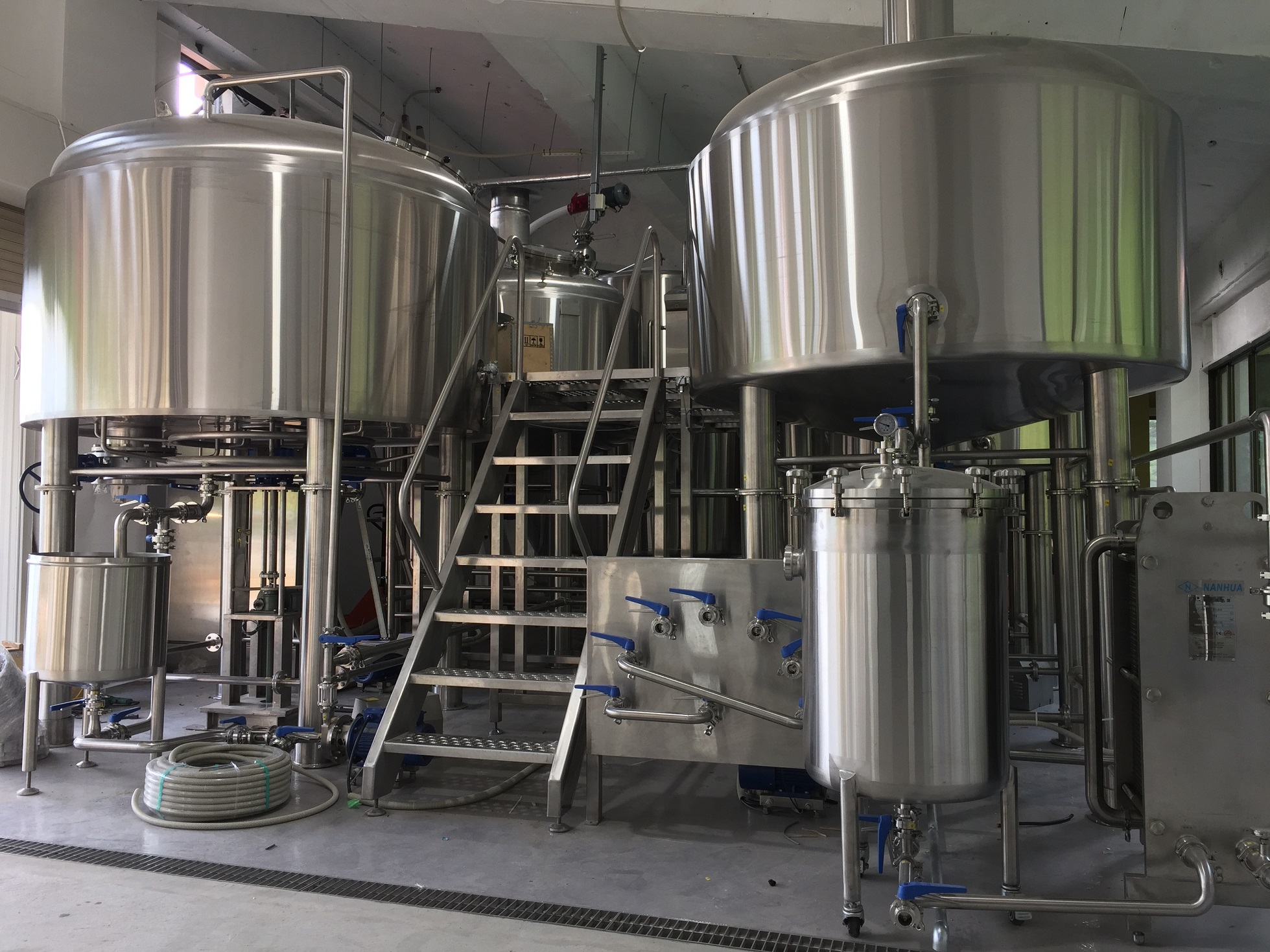 2500L 4vessels brewery equipment 