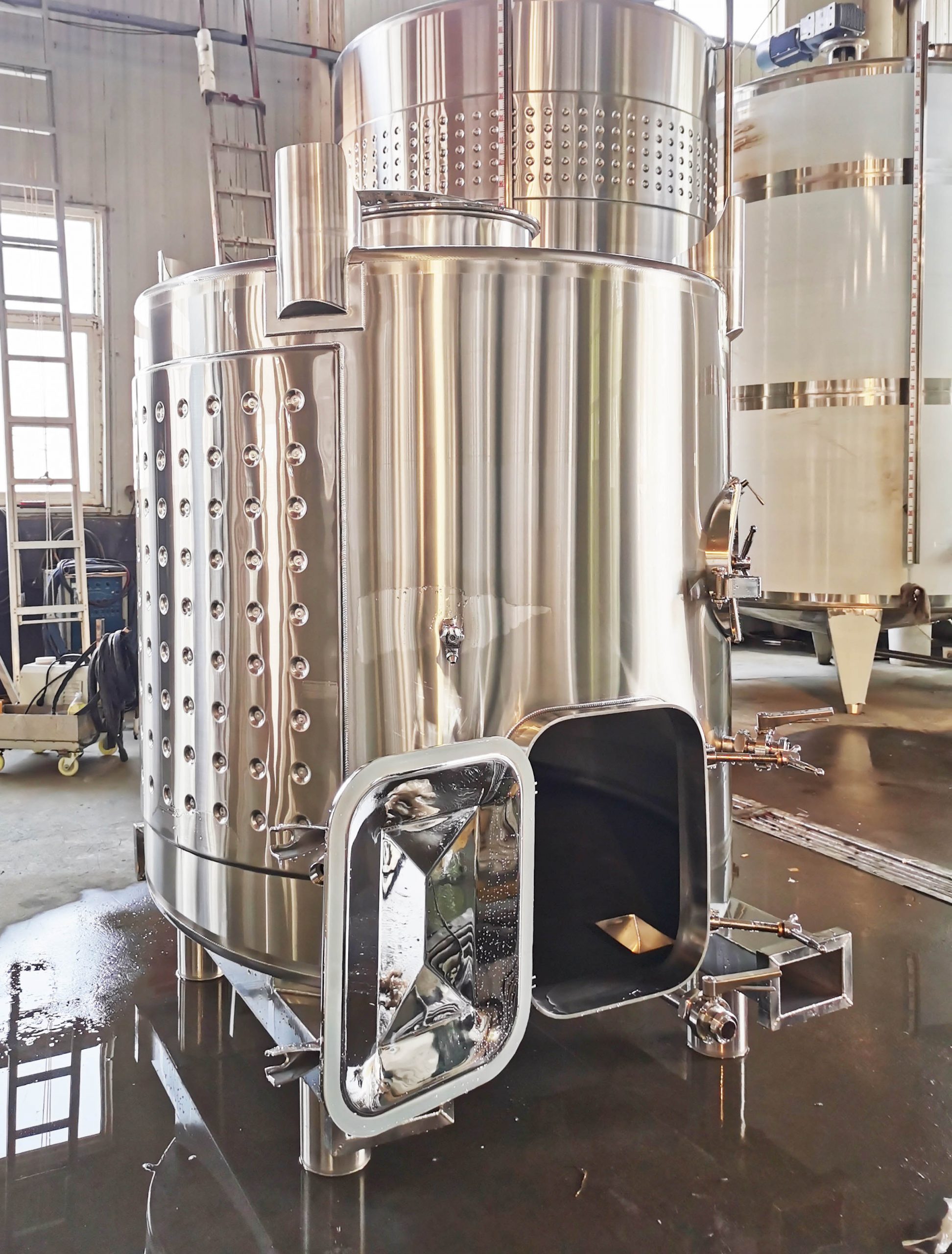 Fork Tank  Forkliftable Wine Fermenters