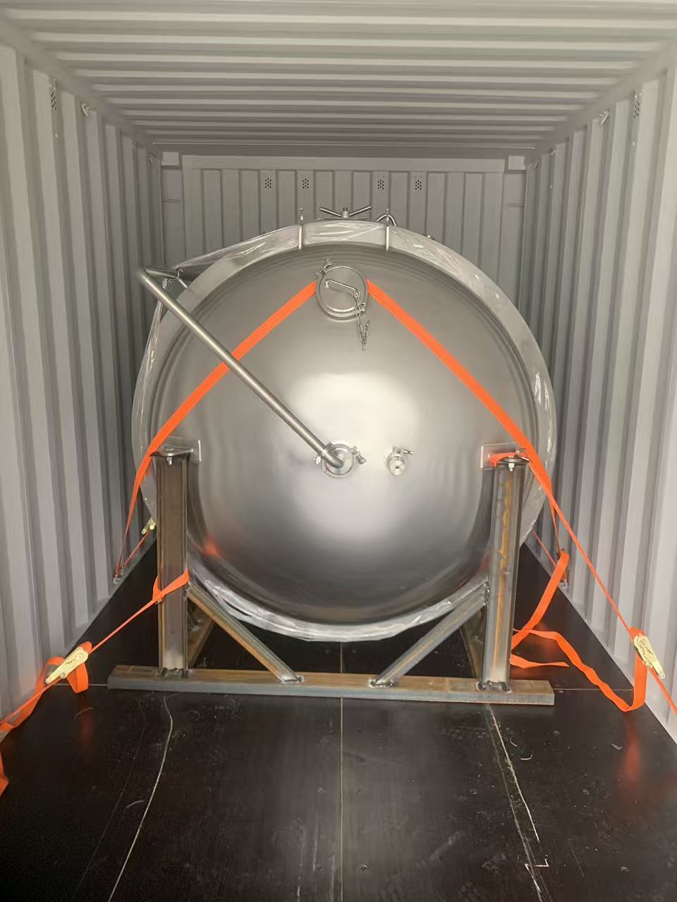 New Delivery of 2000L Fermentation Tanks to UK
